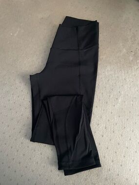 Lululemon Wunder Under legging (25" inseam) w/ beautiful Chiffon mesh hem